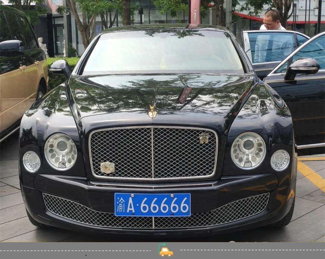 劳斯莱斯车身定制_定制一辆劳斯莱斯要多久拿车_如何通过定制选项打造独一无二的劳斯莱斯？