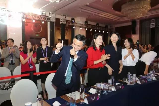 马云对女性员工的重视_马云对女性企业家的支持与推动_马云三次邀请女强人
