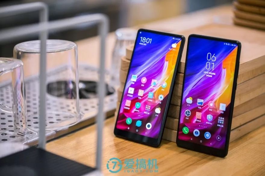 小米MIX 2S发布：一面科技一面艺术的均衡水桶旗舰