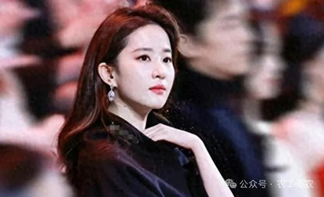 刘亦菲：从神仙姐姐到生活赢家的成长之路与心路历程