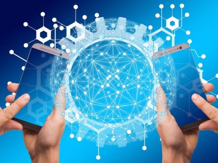 数字货币与法币抗衡：探讨去中心化与全球化优势的未来影响