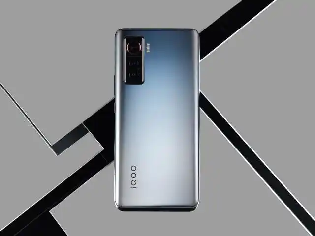 iQOO 5发布：轻薄设计与旗舰性能的完美结合，打破颜值与实力不可兼得的传统